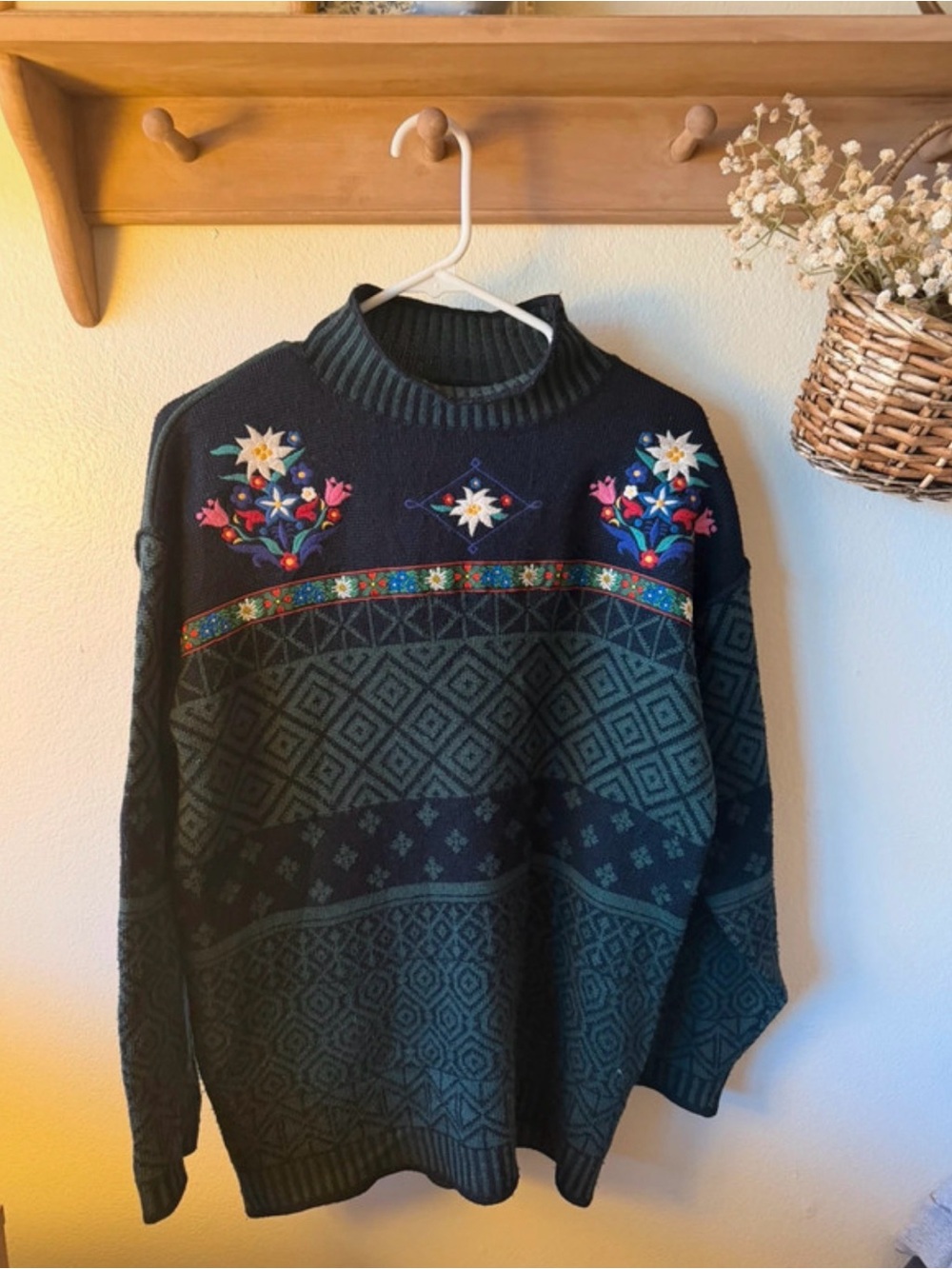 Vintage Obermeyer Dark Green Patterned Crewneck Sweater with Floral Embroidery